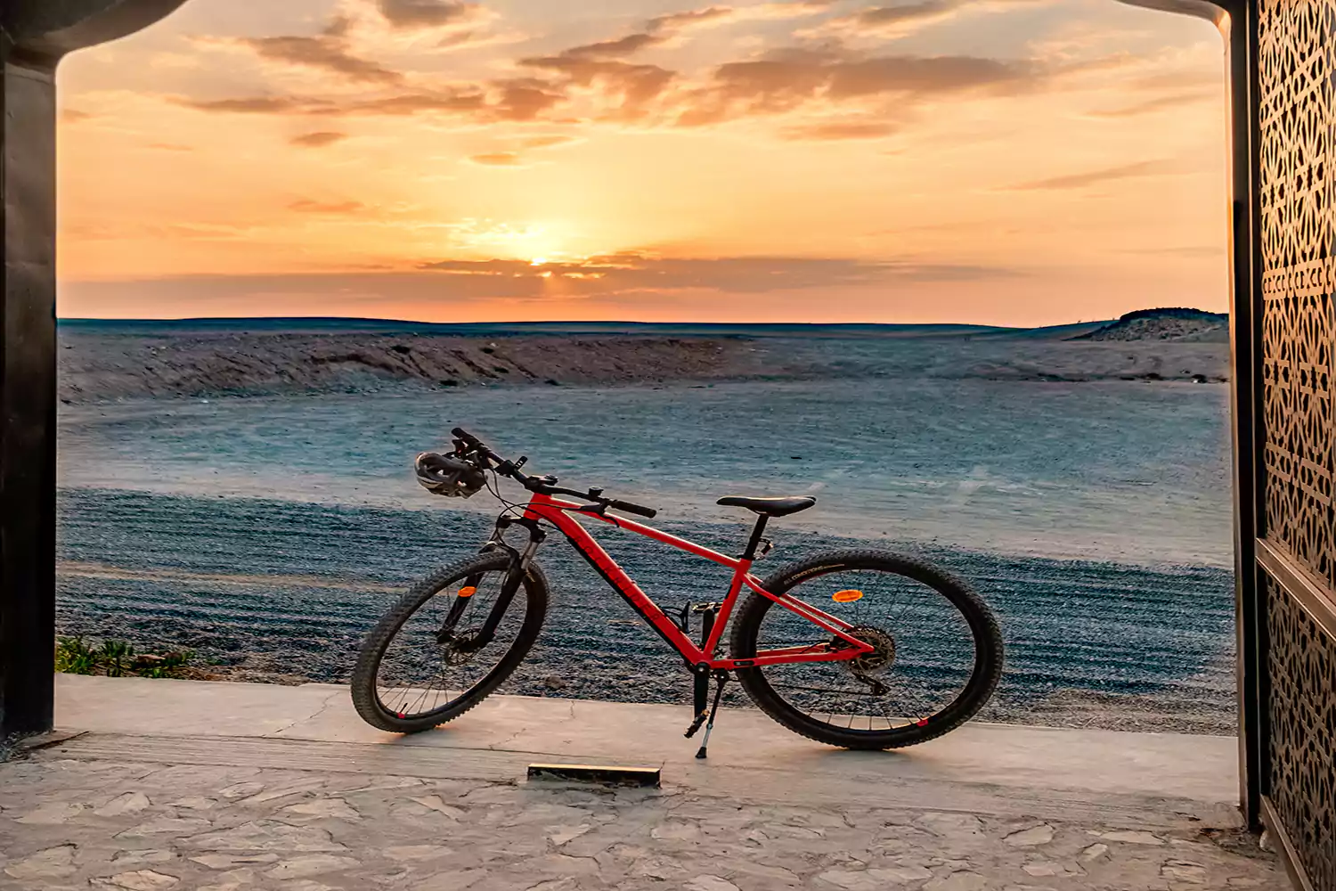 cycle adventure in the Agafay Desert, a calm adventure with scenic routes, open landscapes, and unforgettable sunset views
